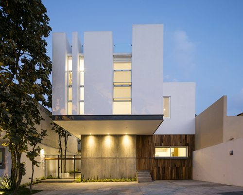haro arquitectos builds casa aldebaran in mexico favoring the feeling of weightlessness