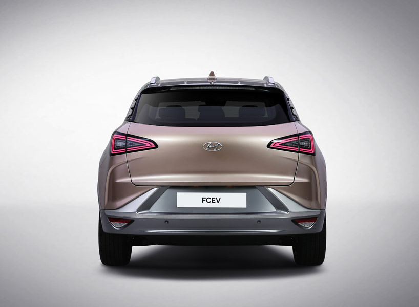 hyundai debuts next generation autonomous fuel cell vehicle at CES 2018