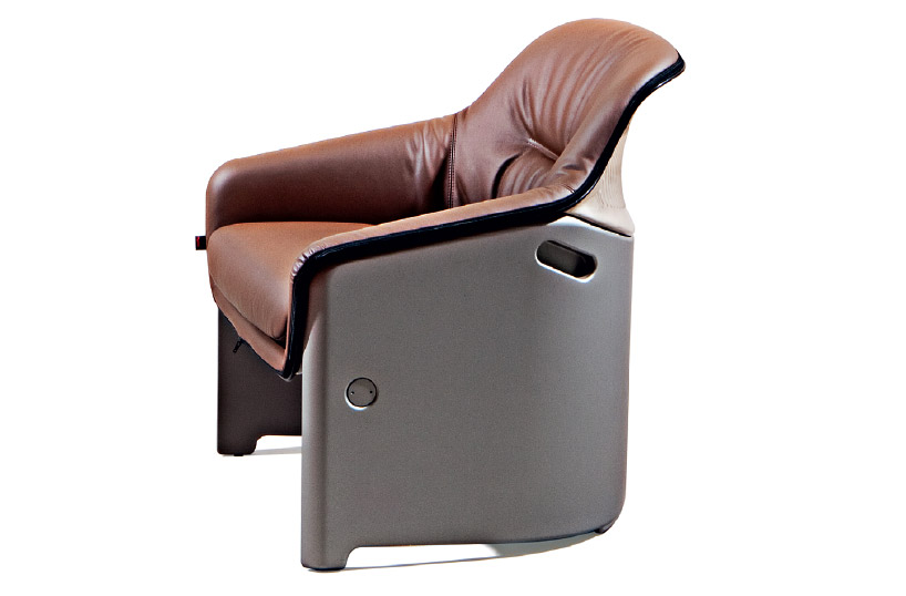 konstantin grcic for plank: the AVUS club chair continues plastic research