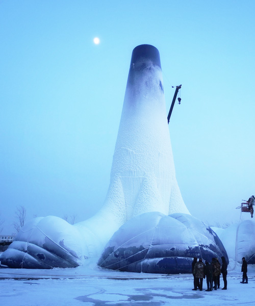engineers build the world’s tallest ice tower in china
