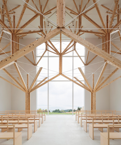 yu momoeda uses fractal geometries to create tree-inspired chapel in japan