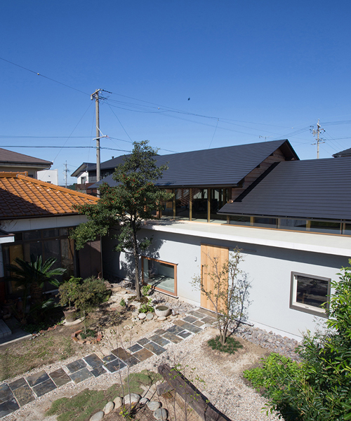 1-1 architects push habitable space boundaries for remodeled wooden house in japan