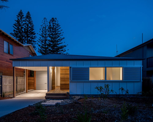 australian beach house boasts a modest durable beauty by bourne blue architects