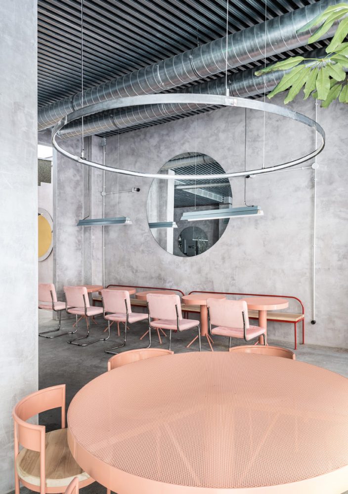 lucas y hernández-gil's casaplata restaurant takes off in futuristic style