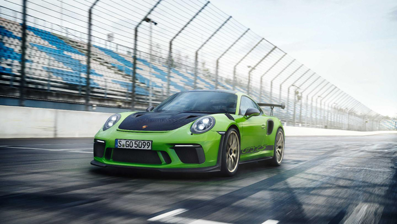 high performance porsche 911 GT3 RS dedicated to motorsport