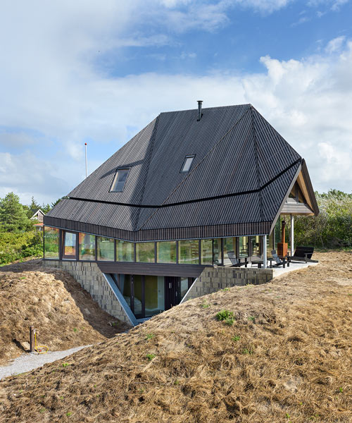 BSA's vlieland house responds to the island's dune landscape and strong winds