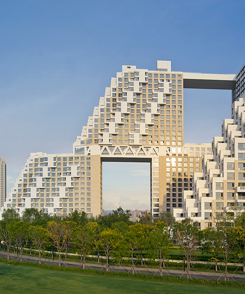 golden dream bay, the stacked towers of moshe safdie are erected in china