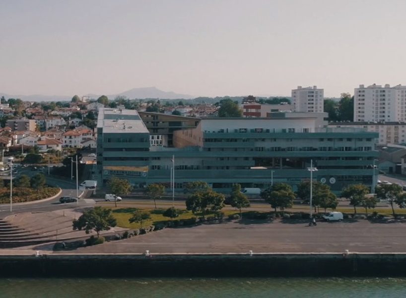 pablo casals presents short film revisiting mateo's project 'bayonne, entrée de ville'
