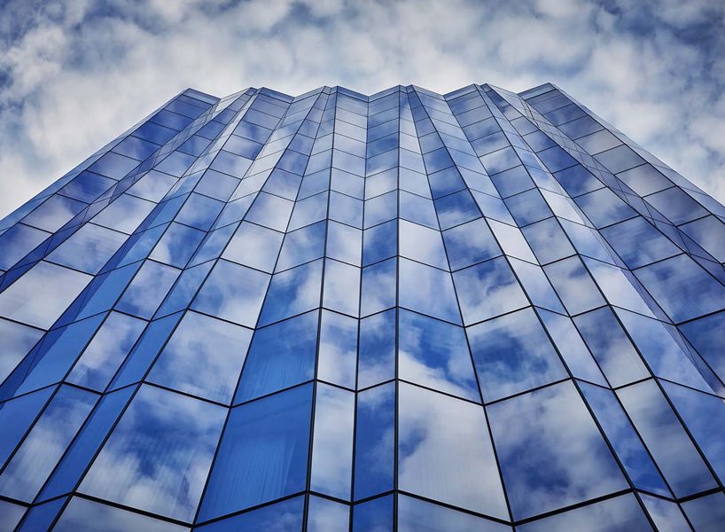 goettsch partners + TAL studio team up to design glass-covered viceroy hotel in chicago