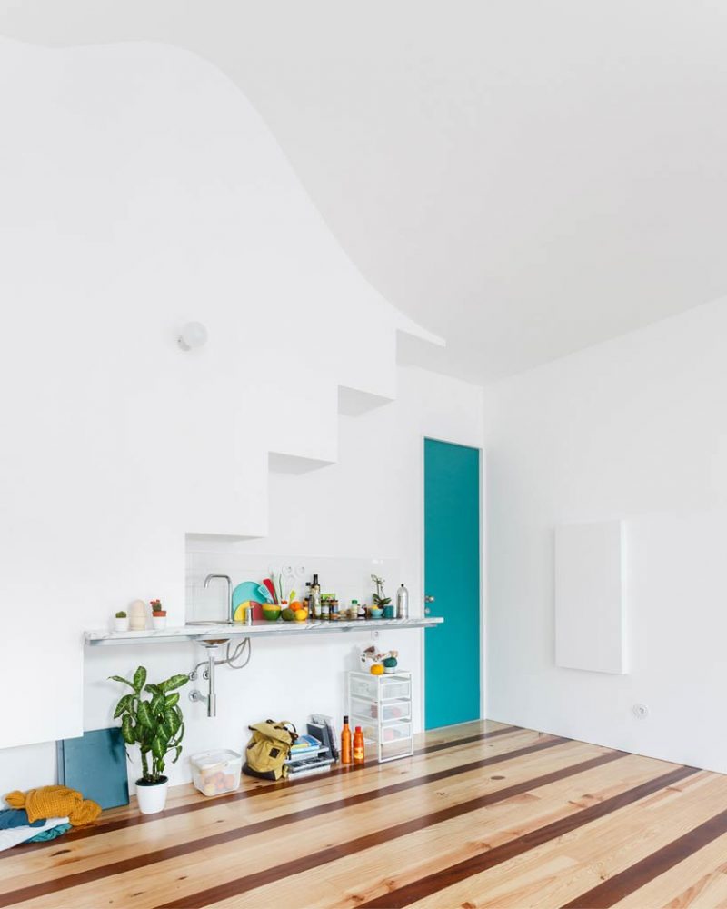 fala atelier completes the house in rua do paraíso covered with marble stripes