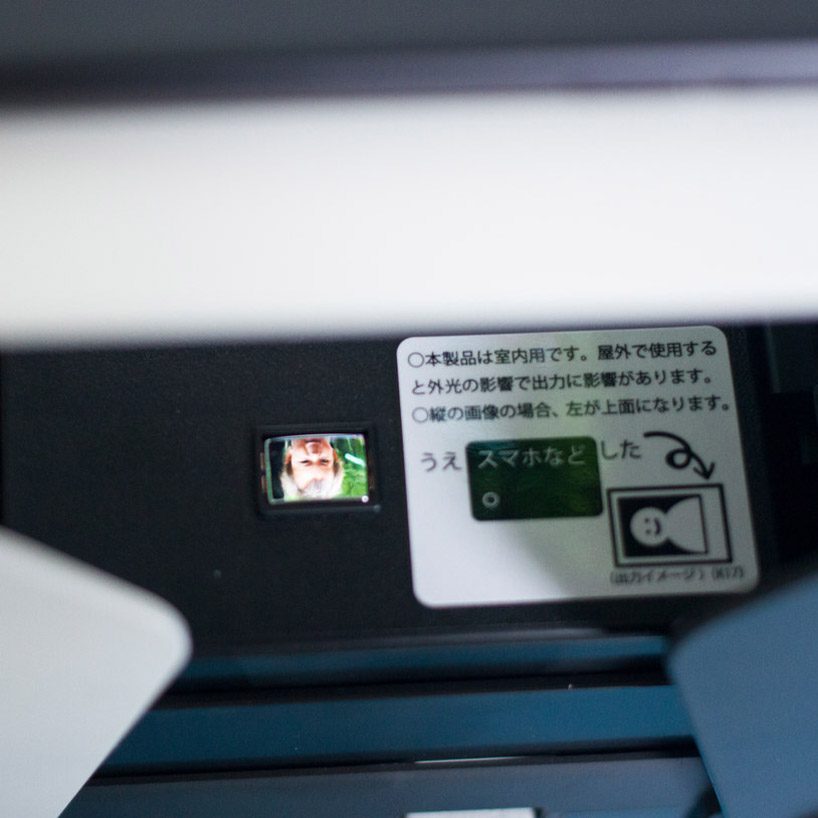 kiipix instant photo printer transforms your iPhone into a polaroid