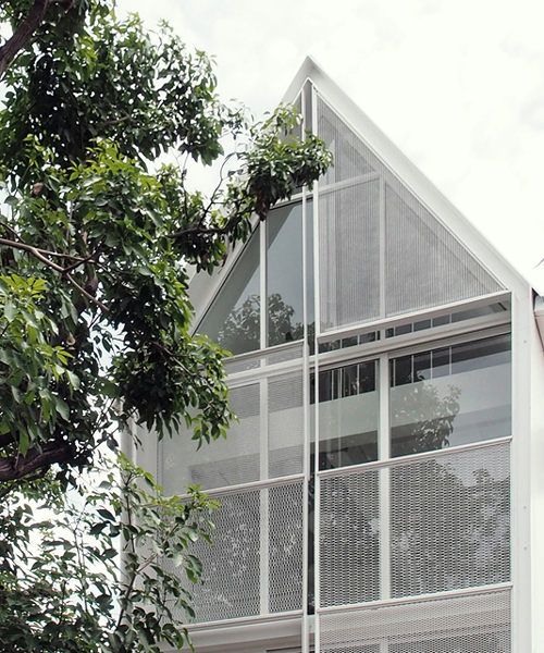 ASWA designs a metal mesh-covered studio for ta.tha.ta bag brand in bangkok