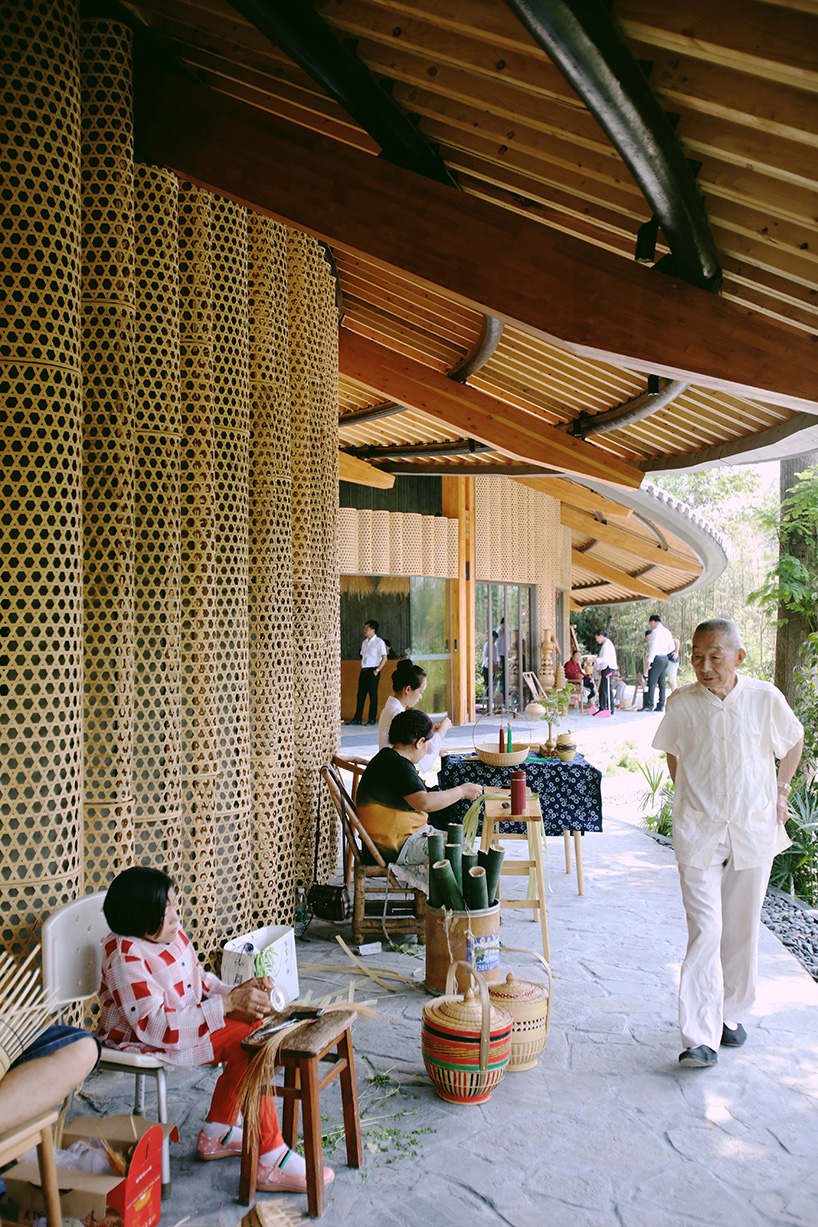 Chinese Bamboo Eight Pavilion / RoarcRenew