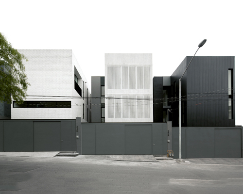 casas SP by S-AR + marisol gonzález is a monochromic complex of single-family houses