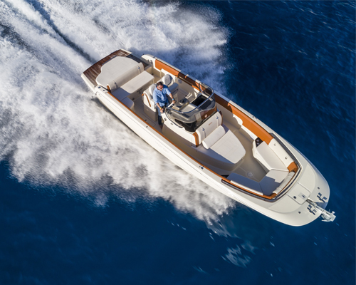 invictus 280SX yacht delivers elegant performance in less than 9 meters