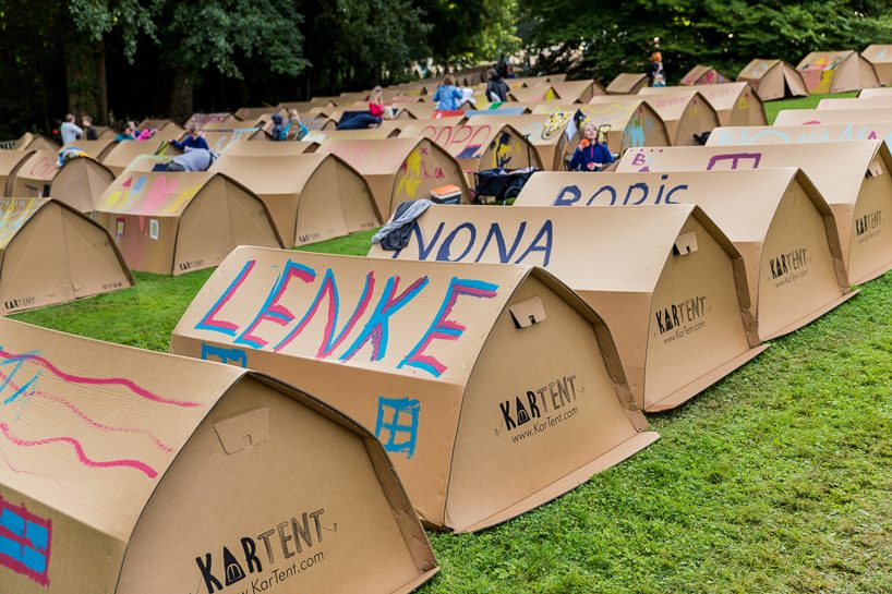 Classificeren Met andere woorden micro 100% recyclable cardboard tents are pitching up at festivals