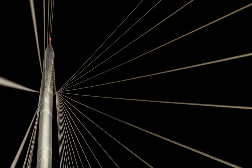 santiago calatrava's cosenza bridge connects two sides of a calabrian city