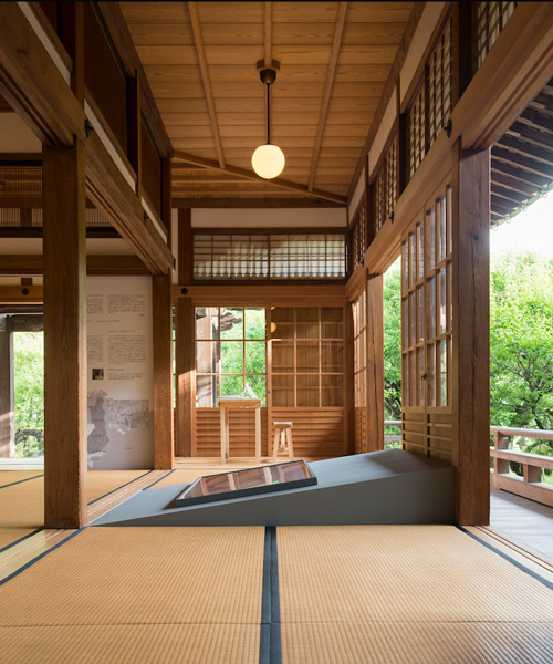 CASE-REAL designs a photo exhibition space in historical tatami room in fukuoka