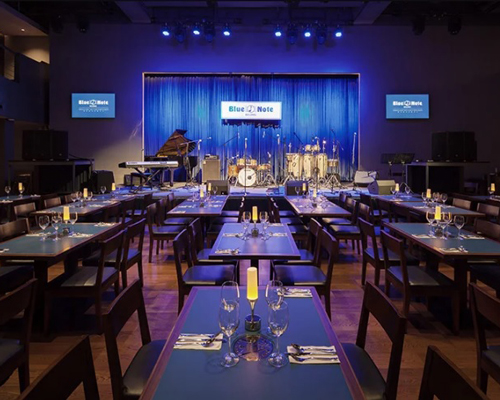 chiasmus designs spacious blue note jazz club in beijing inspired by chinese hutongs