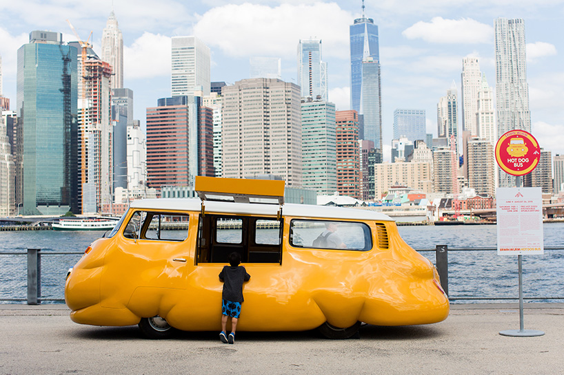 erwin wurm hot dog