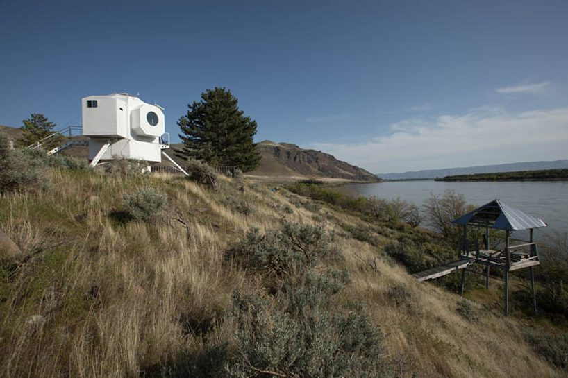 boat architect modelled this 250-square-foot home after a lunar lander