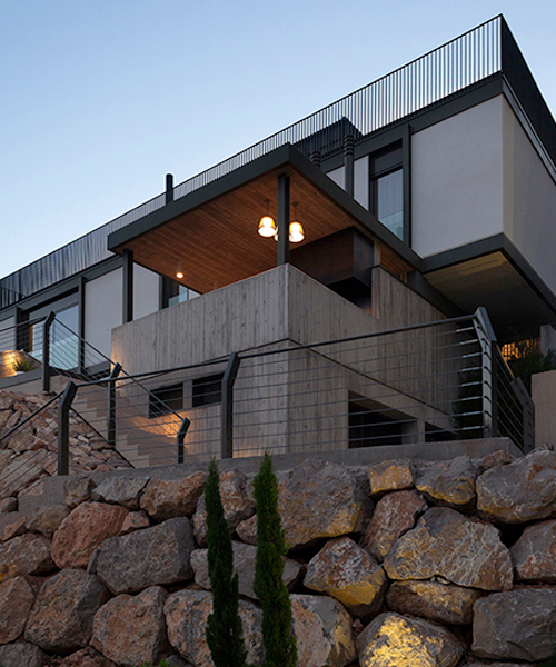mano de santo designs flexible concrete house in valencia with unique vista to the sea