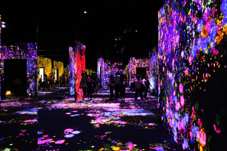 borderless and brilliant: teamlab's dreamlike digital art museum is now ...