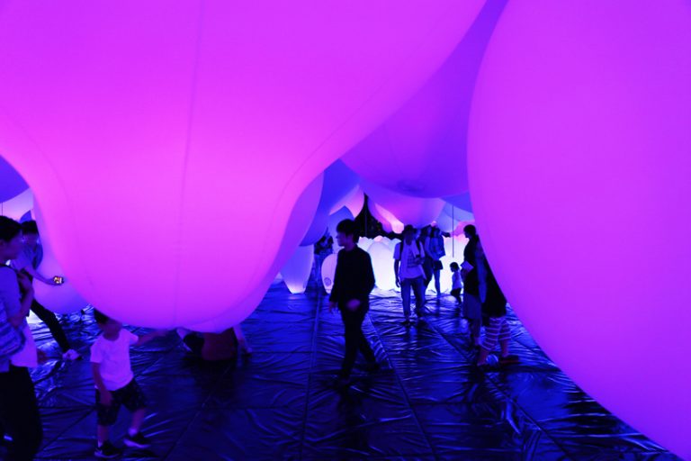 borderless and brilliant: teamlab's dreamlike digital art museum is now ...