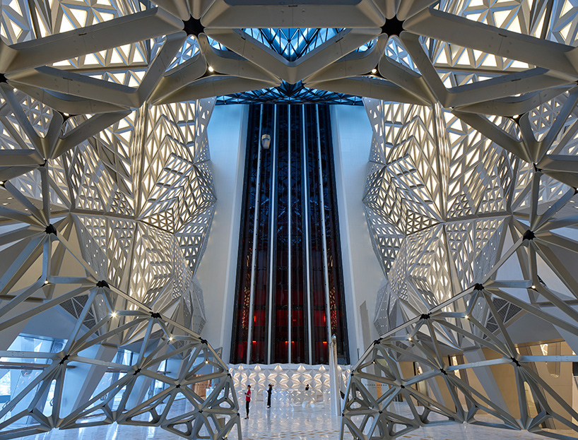 zaha hadid morpheus hotel