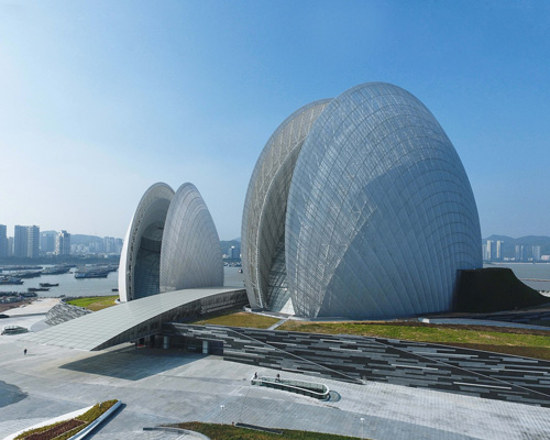 BIAD references the moon, the sea and its tides in zhuhai opera house, china