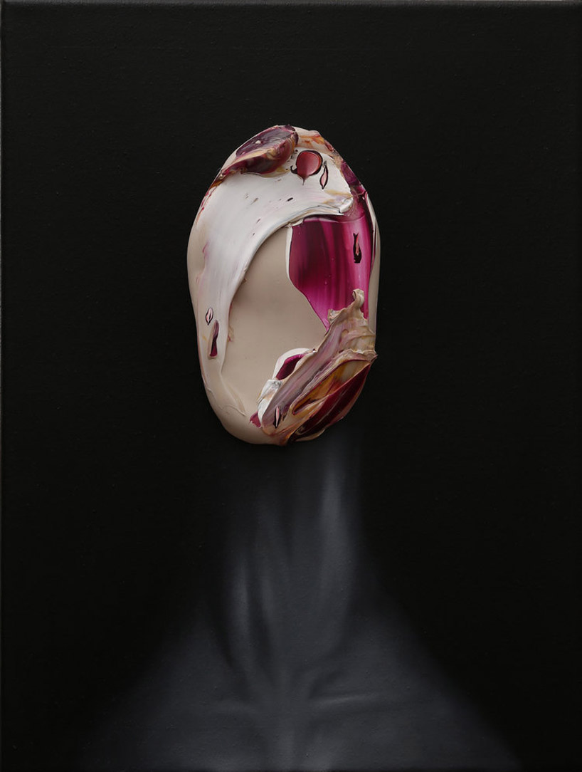 artist smears thick layers of flesh-toned acrylics to create faceless portraits fabio la fauci is it you?