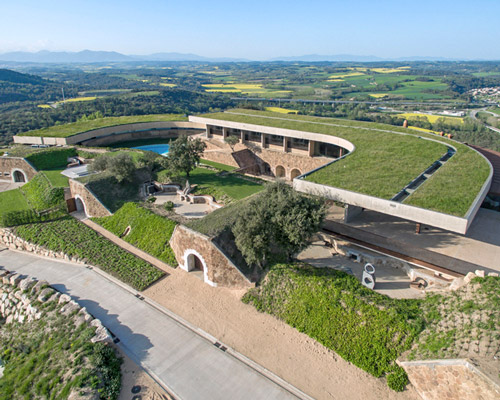 fuses-viader completes museum and hotel complex in a spanish 19th-century fortress