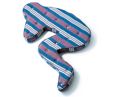 heleno bernardi scatters fetal-shaped mattresses in public spaces all over the world