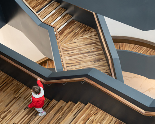 ça arquitectura presents office space in buenos aires with a sculptural ribbon of stair