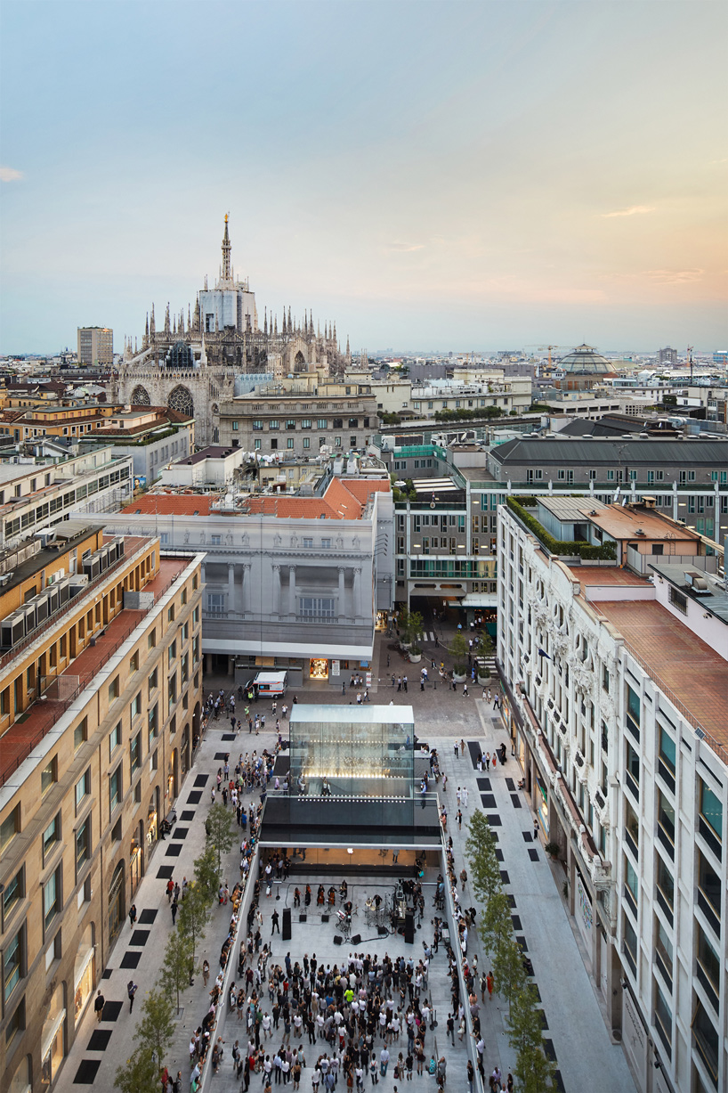 Apple Retail Store in Milano: all-glass cuboid - seele