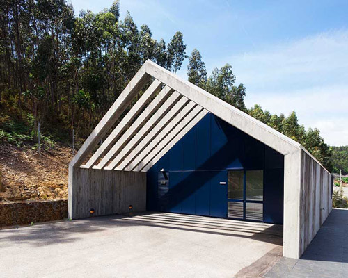 pedro geraldes designs a dam observation and control building in concrete in portugal