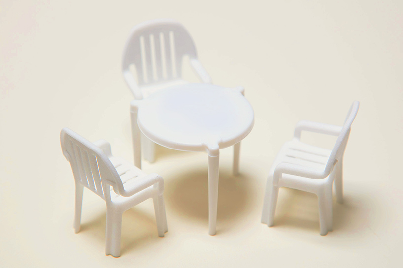 mini plastic chairs