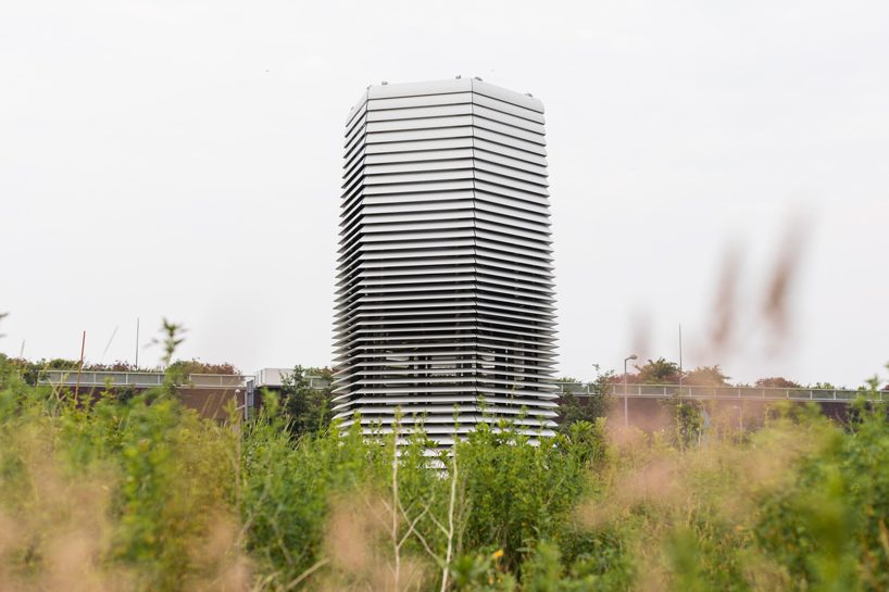 studio roosegaarde's smog free tower returns to rotterdam, predicting new solutions for a clean air future