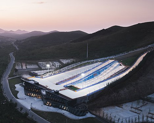 ATAH's all-seasons ski resort disappears amidst the chinese mountains and nature