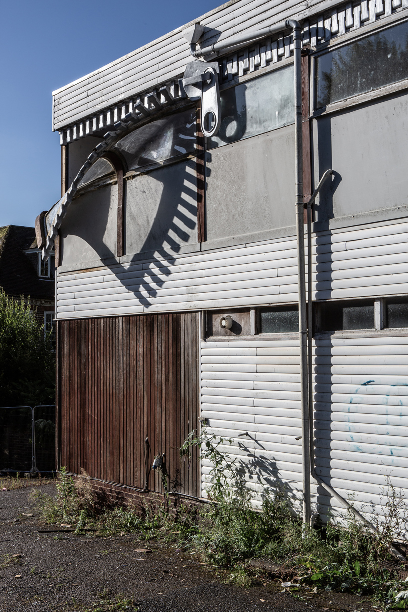 alex chinneck zipper