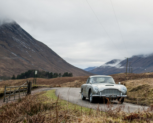 aston martin recreates and gadget-equips 25 james bond goldfinger DB5