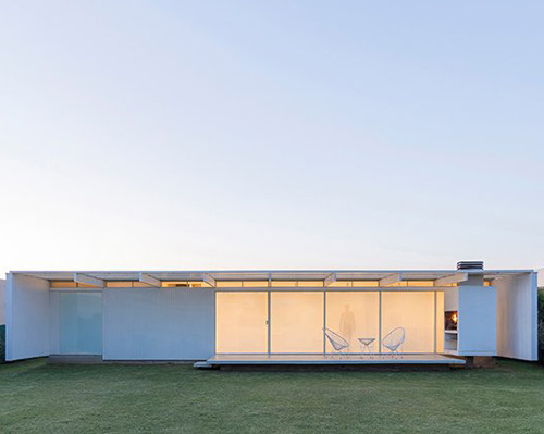 70 sq.m argentinian residence by bernardo rosello is built with potential to grow