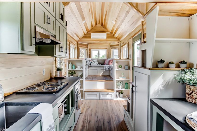 living room on wheels