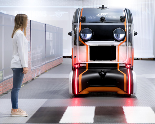 jaguar land rover gives driverless cars 'virtual eyes' to signal awareness of pedestrians