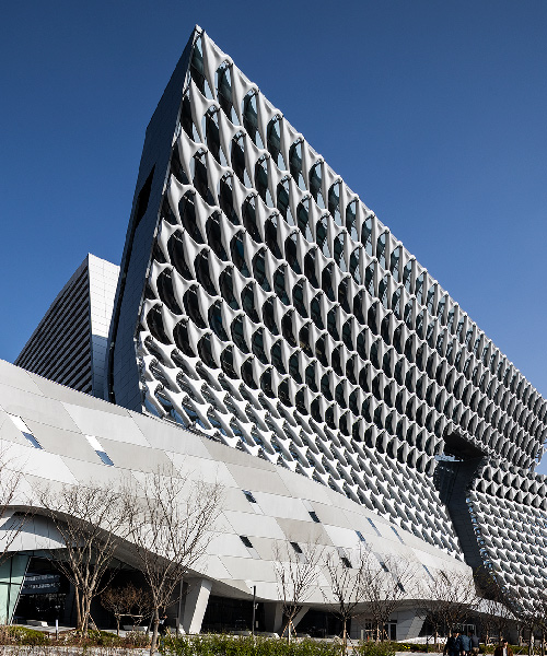 morphosis clads kolon R&D facility in seoul with a façade that resembles woven fabric