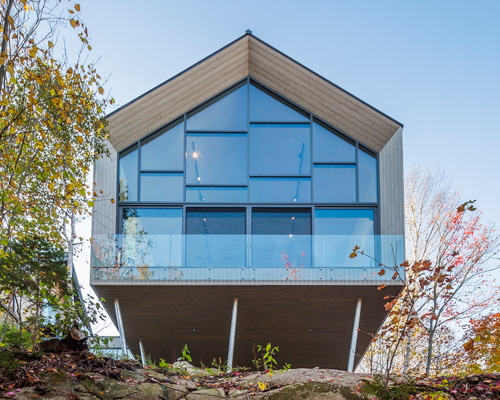 MU architecture's workshop extension hangs over a cliff in quebec
