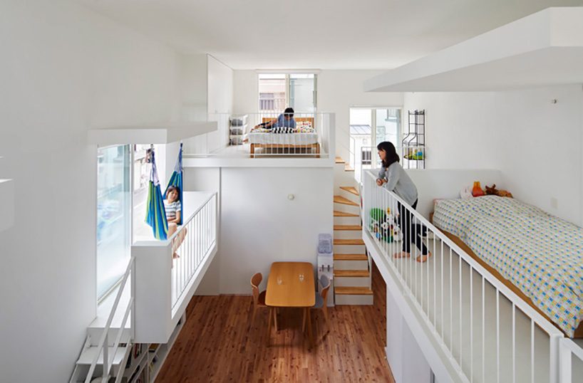 takeshi hosaka architects extrudes the balconies of this tokyo house towards the interior designboom