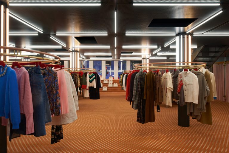 dimorestudio's mix between market and showroom for excelsior milano