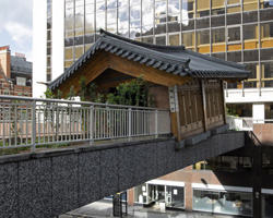 do ho suh suspends traditional korean house and bamboo garden on a london footbridge