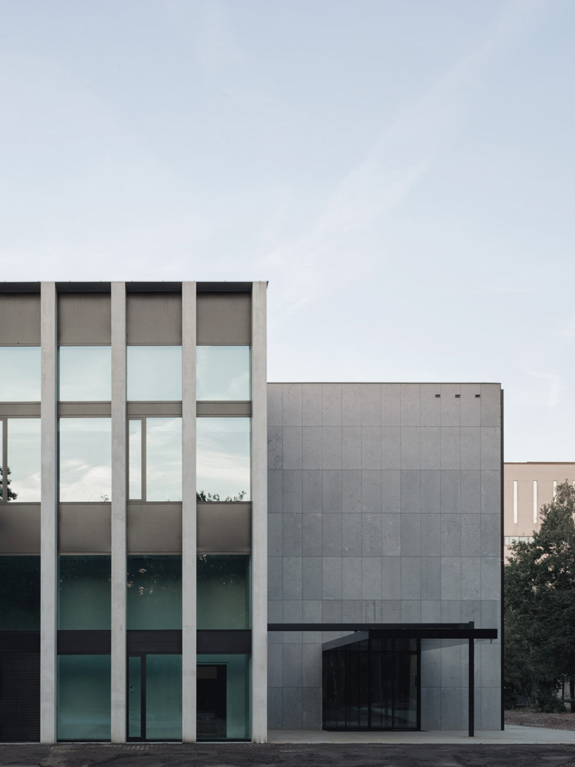 KAAN architecten completes CUBE, a glass and concrete study center for tilburg university designboom